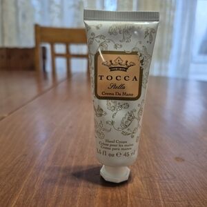 Tocca Stella Cream with Gold Accents